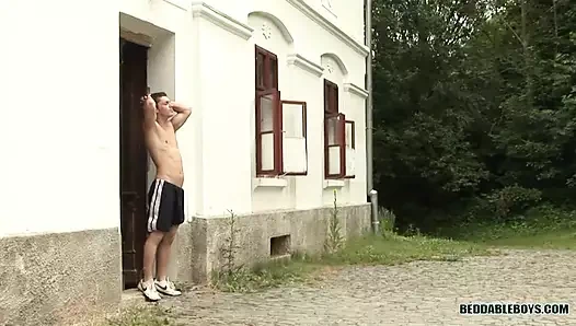 Justin Conway ve Lukas Pribyl Maxim Moira ile götlerini sikiyor