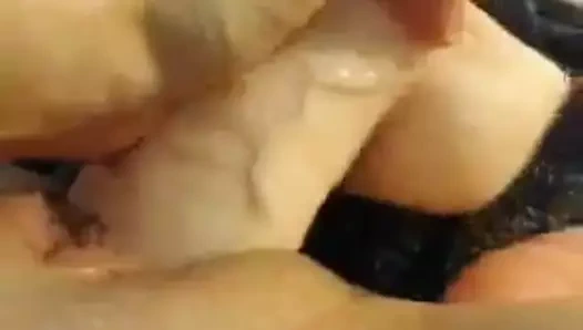 Büyük yapay penis içinde sıkı tıraş kedi