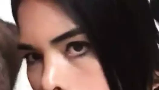 Mi novia mamandome la verga