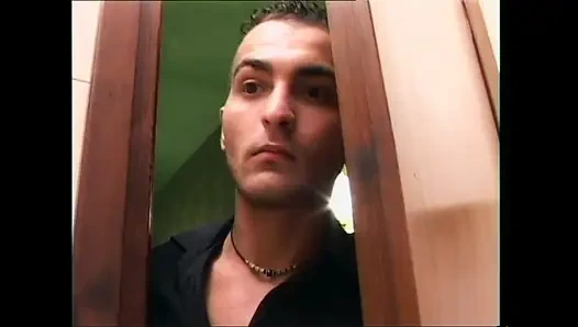 Amatör büyük memeli evli kız üvey erkek kardeşi tarafından büyük yarakla sikiliyor ve ağzına boşalıyor