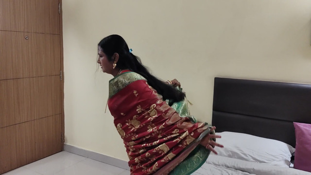A Desi Bhabi seduced AC operator and made a superb Fucking Session