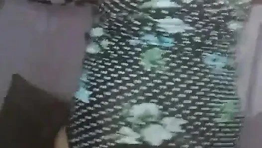 Bakış açısı çiçek elbisesiyle domaltarak sikişiyor