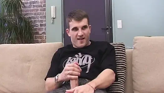 Anal sikilen Fransız hatun ağzına büyük miktarda döl alıyor