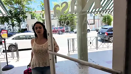 Seksi İtalyan Mary masajı sırasında ekstra büyük zenci alıyor