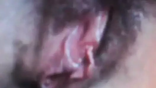 Olgun kıllı amcık, seksi dudaklar ve anal yapay penis! amatör!