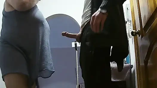 Kız arkadaş kuryeye seksle para ödedi