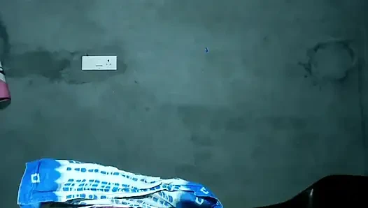 Sabah erken saatlerde karım amına ve götüne salatalık sokuyor