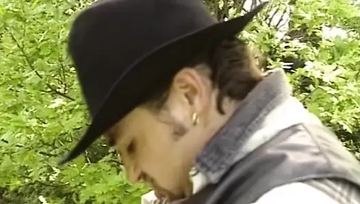 Retro amcık ormanda sikişti