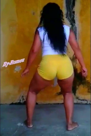 Minha vizinha dancando como ela e gostosa