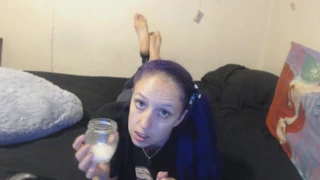 Poz ayakları döl yutuyor