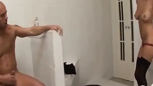 Rahatlatıcı bir penis ve vajina banyosu