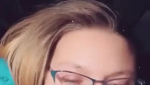 Çalışırken yarağını emiyor, emmeli ve çalışmalı