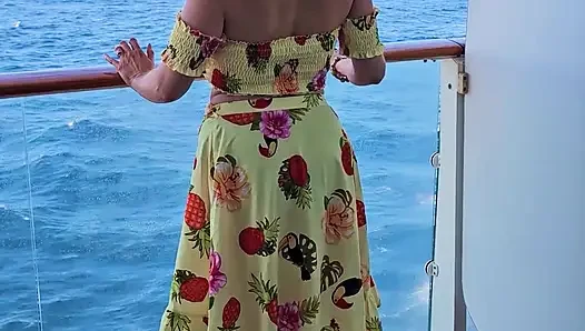 VOYEUR Mommy showing her BIG TITS on her Cruise Ship Balcony after Stripping in her Cabin