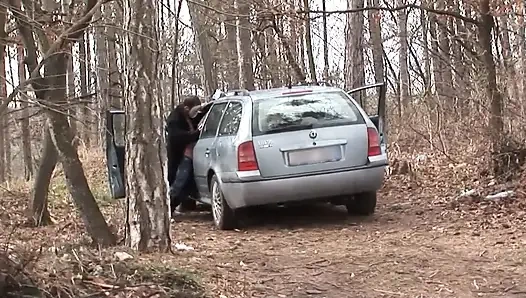 Çok fahişe bir sürtükle arabamda sert anal sikiş!!