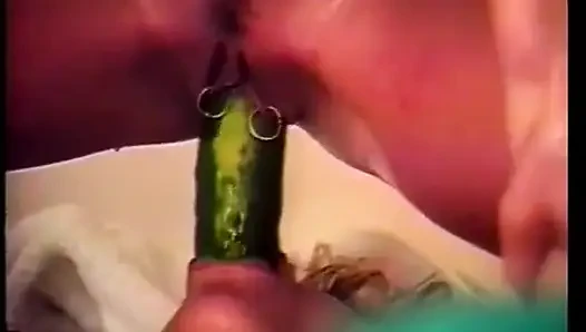 Lezbiyenler büyük memeli sarışın nostaljik amcık yalıyor büyük dildo sikiliyor