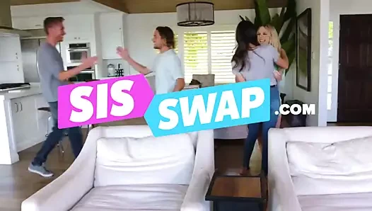 Evli üvey kardeşim bizi ziyarete geldiğinde böyle aldatıyor.