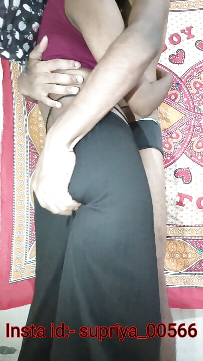 Apni biwi ki chut chaati