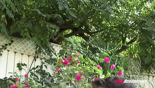 Dik milf amber kovalamak beceriyor ona üvey oğul