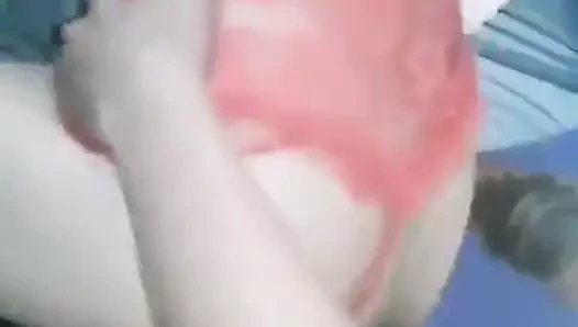 Mi compadre me invita a coger a la puta tetona de mi comadre