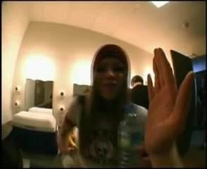 avril lavigne bra flash