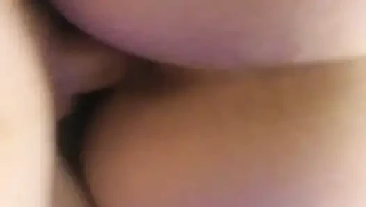 Ateşli sarışın iyi bir sikişmeyi seviyor