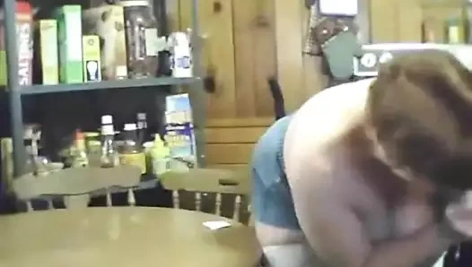 Yaramaz ev hanımı kahrolası yabancı üzerinde the mutfak tablem