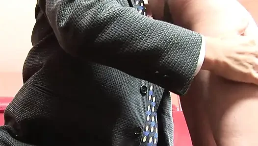 Olgun adam genç ateşli sürtüğün tadını çıkarıyor