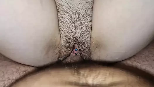 Parmaklanıyor, sikiliyor ve bir adam tarafından filme alındı