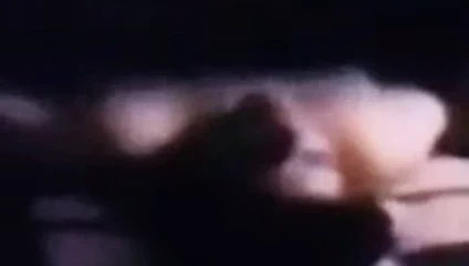 Theresa çıplak sarhoş yatak odasında sol