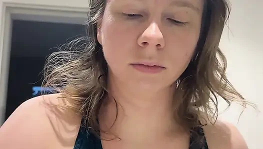 Uyandım ve hemen kendimi parmakladım