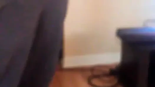 Aldatan iri güzel kadın döl yutuyor