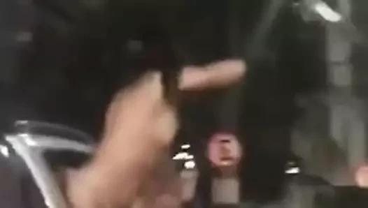 Milfs çıplak içinde kamu