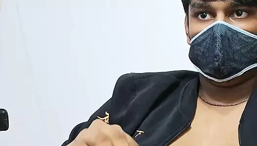 Ceketli brownguy mastürbasyon yapıyor