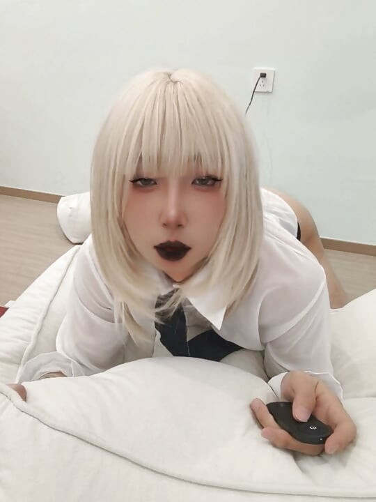 En seksi Çinli ladyboy küçük yarakla tatmin olmayacak, büyük zenci yarağıyla gerçek bir zevk alıyor