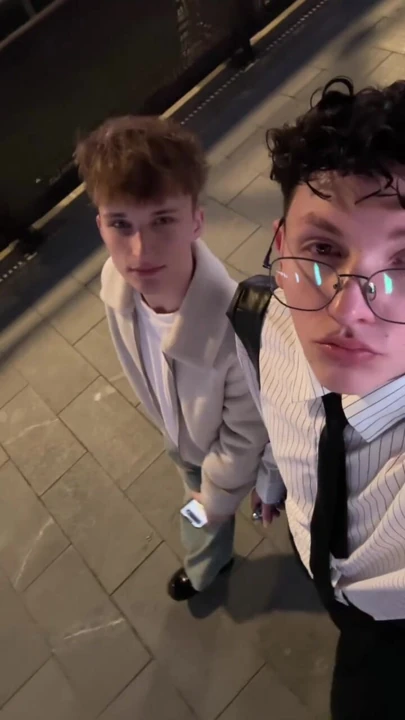 TwinksNextDoor videosu