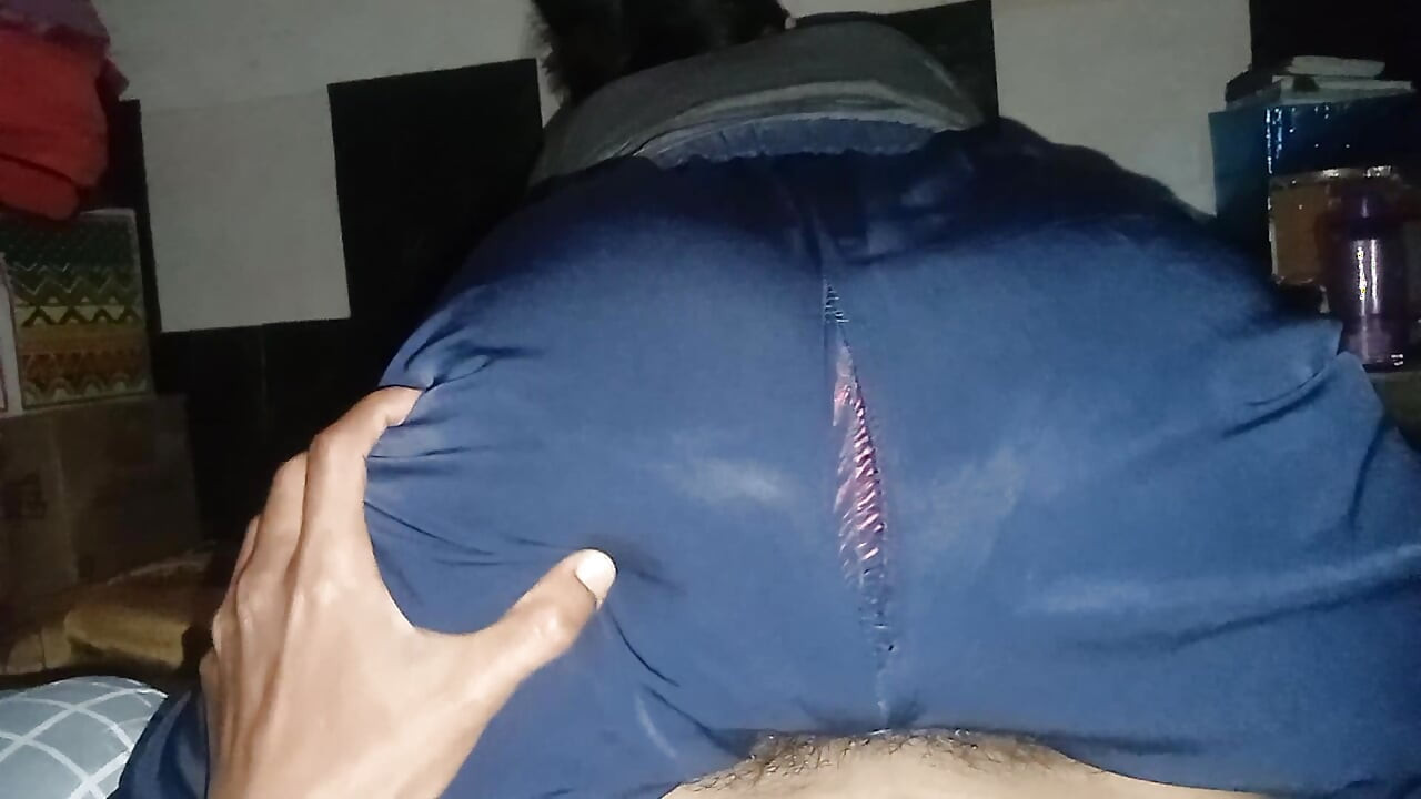 Asyalı bir kız tarafından dövülmek istiyorum.