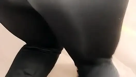Külotsuz şeffaf taytlı üvey anne.
