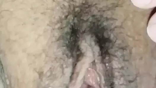 Utangaç hatun beni onu emmeye davet ediyor