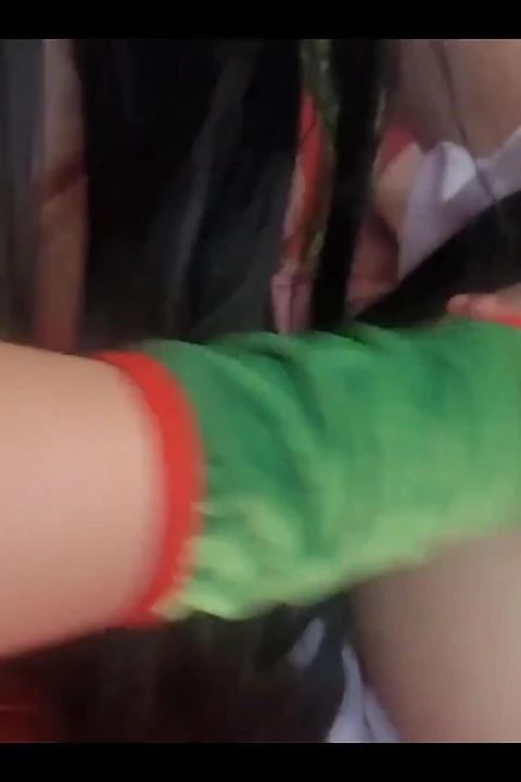 Noel için iki göt sikiyorum!! 18 yaşındaki Noel Elfi üvey kız kardeşim bana birlikte sikişmek için tantaly seks bebeği verdi - ev yapımı