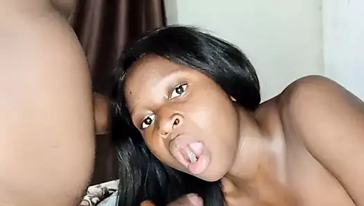 Tatlı şekerini em bebeğim