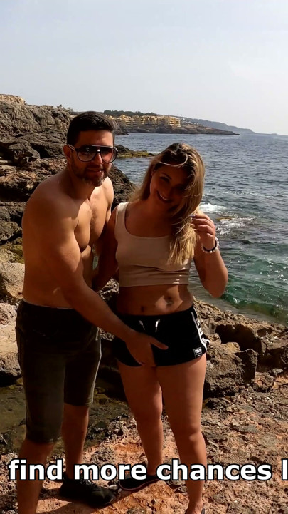 Azgın İspanyol amatör çift beni herkesin içinde üçlü seks yapmaya ikna ediyor - mancheguitos | Klip 2