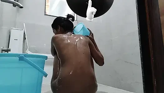 Banyo sırasında bebek