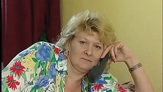 Olgun sakso çekmeyi seviyor