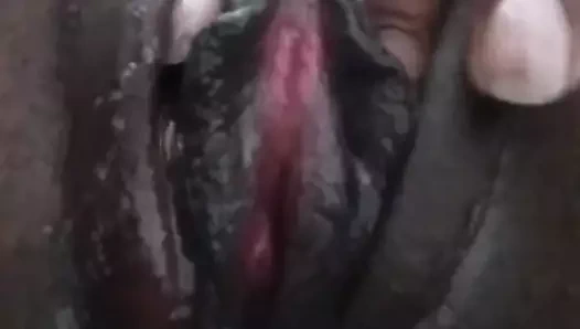 Büyük siyah ıslak klitoris