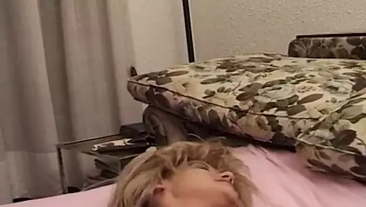 Bayan güzel ve sert bir genç yarağa karşı koyamıyor