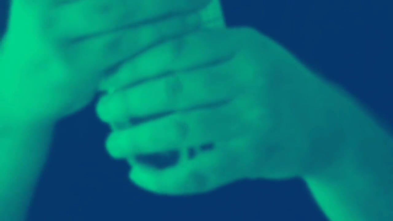 Sıvıya baskı yapıyor asmr 1