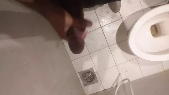 18 years old boy Mastrabating in the Office washroom porn video