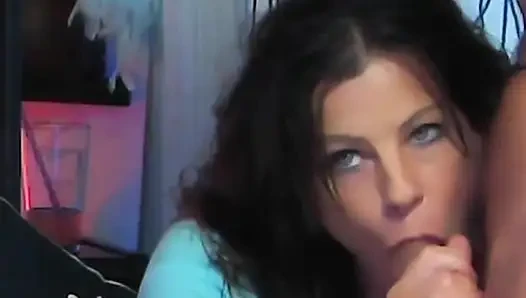 Kovboy kız ve bazı memeler atlıyor