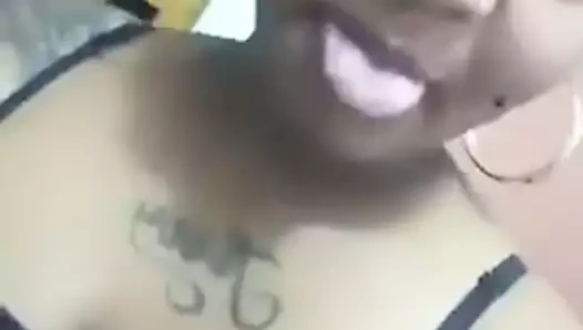 Seksi arka kız sefies yapıyor 4.mp4