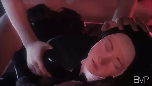 Lateks genç rahibe davetsiz misafir tarafından becerdin var!